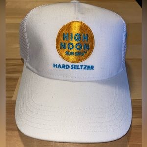 High noon hat 🍹